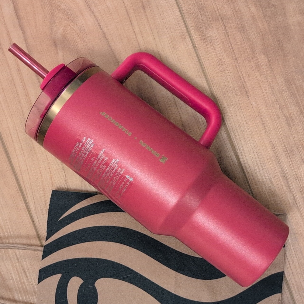Berry shimmer matte gold Stanley Starbucks